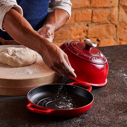 Photo de COCOTTE A PAIN EN FONTE ÉMAILLÉE LE CREUSET